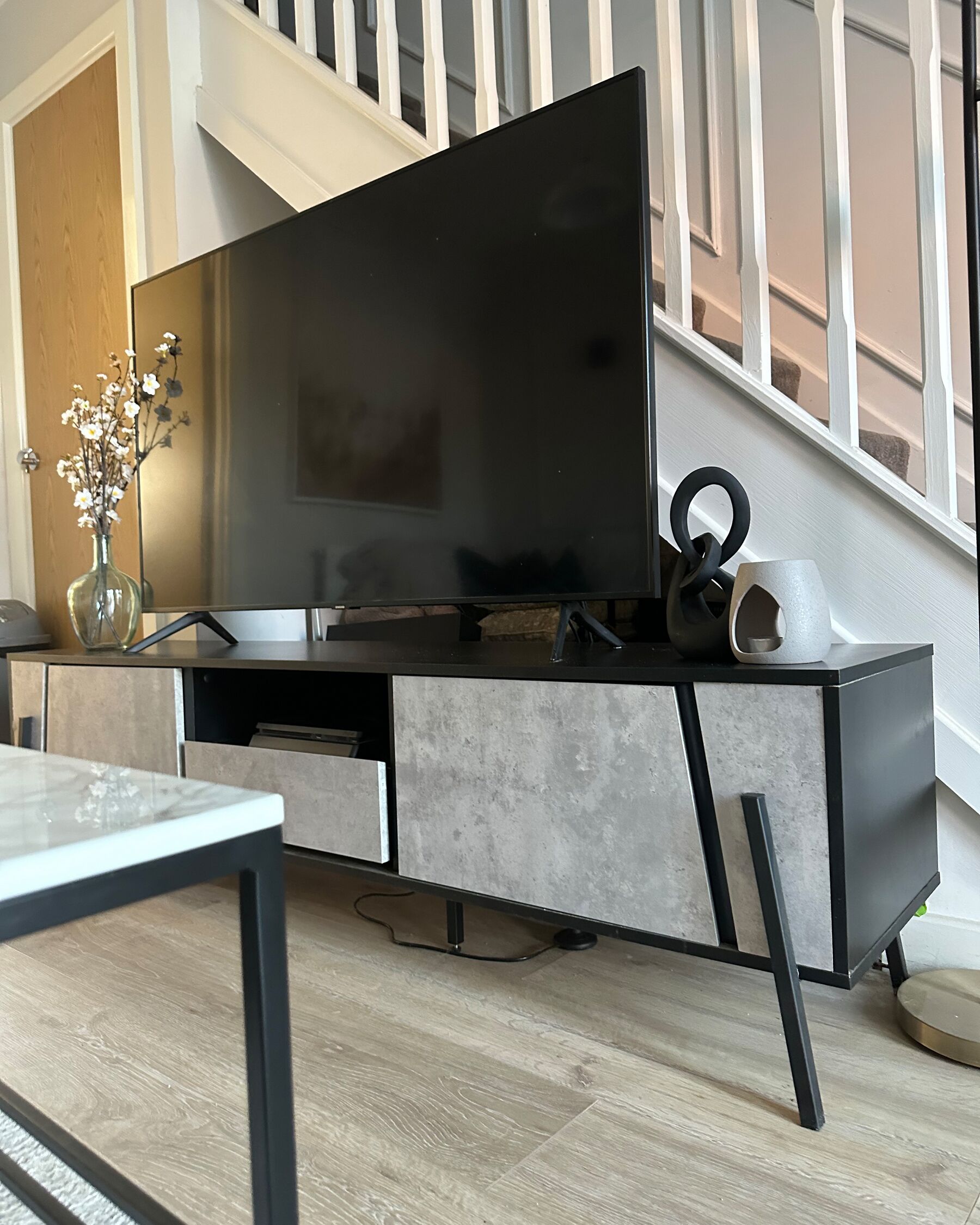 Meuble TV en bois effet béton Gris L177cmxl40cmxH46cm NAROU